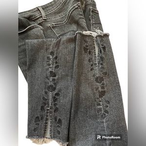 Levi’s Jeans | Levi’s Black 711 Skinny Ankle, Floral Embroidered | Size 28